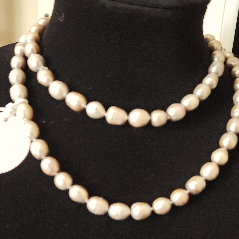 Elegant Freshwater Pearl Necklace by Sukhumani